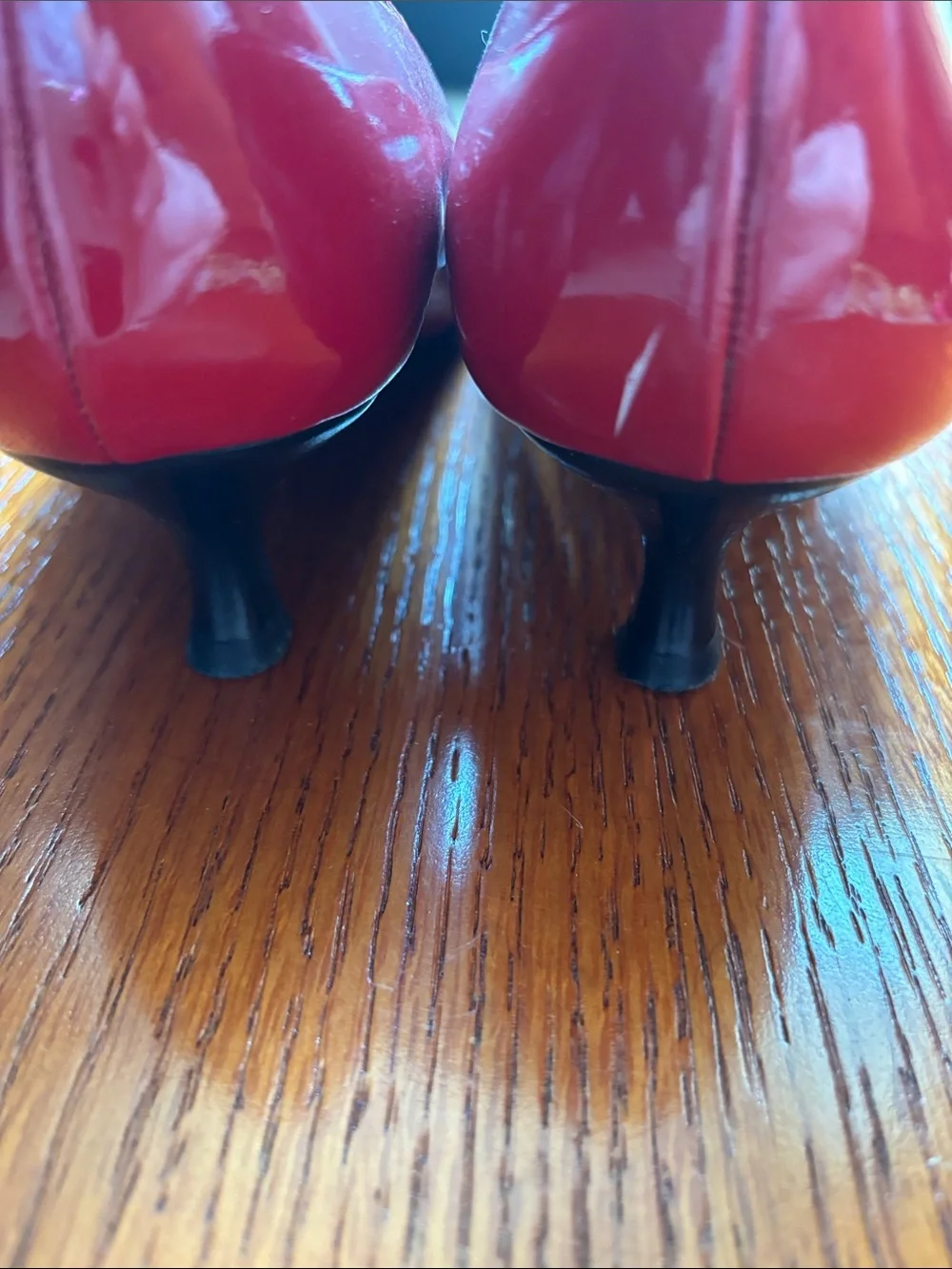 CASUAL CORNER made in Italy, Vintage shiny red leather kitten heels.👠 size 7.5